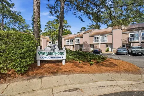 1310 Linkhorn Cir, Virginia Beach, VA 23451