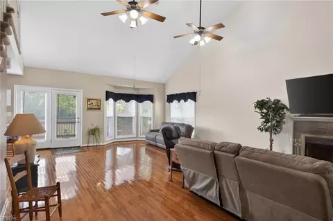 Living - 27 Reflection Ln, Hampton, VA 23666 photo 1 of 2