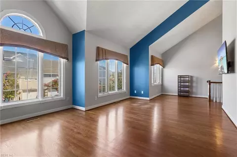 Living - 73 Mizzen Cir, Hampton, VA 23664 photo 4 of 5