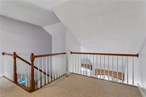 Entry Way - 73 Mizzen Cir, Hampton, VA 23664 photo 4 of 4