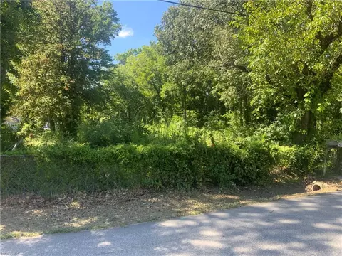 41 W Little Back River Rd, Hampton, VA 23669 photo 2