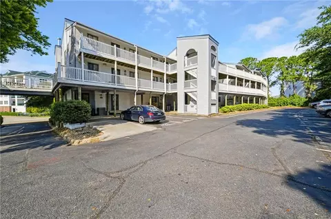 3200 Lynnhaven Dr #202, Virginia Beach, VA 23451