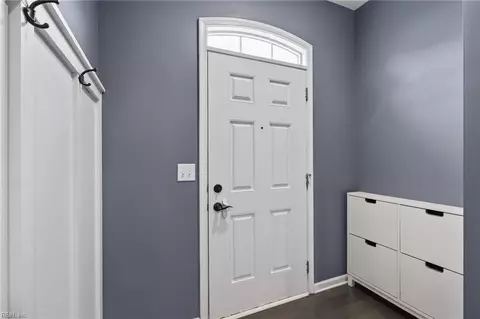 Entry Way - 604 Schaefer Ave, Chesapeake, VA 23321 photo 1 of 7