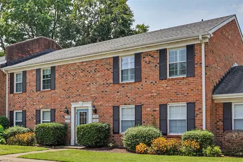 1021 Barclay Sq, Virginia Beach, VA 23451