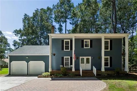 2 Sir Ralph Ln, Poquoson, VA 23662