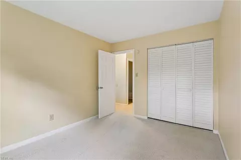 Bedroom - 1870 Olde Buckingham Rd, Hampton, VA 23669 photo 3 of 6