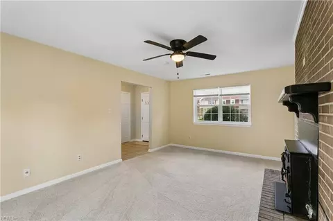 Living - 1870 Olde Buckingham Rd, Hampton, VA 23669 photo 3 of 5