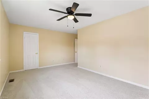 Bedroom - 1870 Olde Buckingham Rd, Hampton, VA 23669 photo 2 of 6