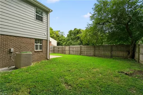 Exterior - 1870 Olde Buckingham Rd, Hampton, VA 23669 photo 4 of 7