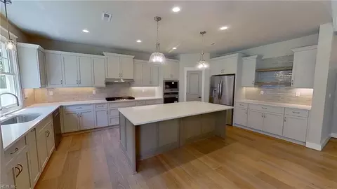 Kitchen - 3909 Bruce Rd, Chesapeake, VA 23321 photo 3 of 4