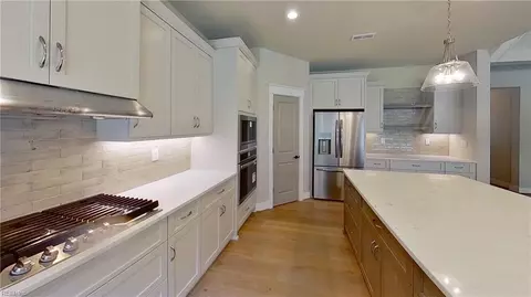 Kitchen - 3909 Bruce Rd, Chesapeake, VA 23321 photo 2 of 4