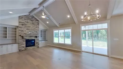 Living - 3909 Bruce Rd, Chesapeake, VA 23321 photo 1 of 2