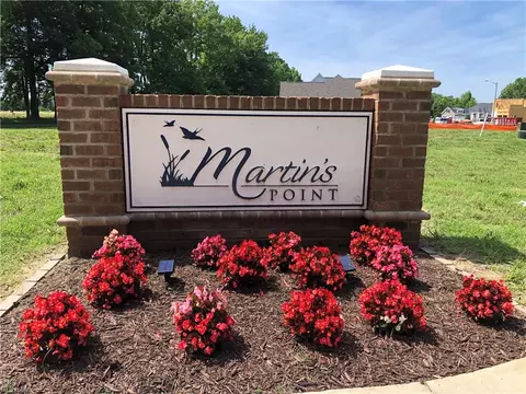 View/Area - 3909 Bruce Rd, Chesapeake, VA 23321 photo 2 of 7