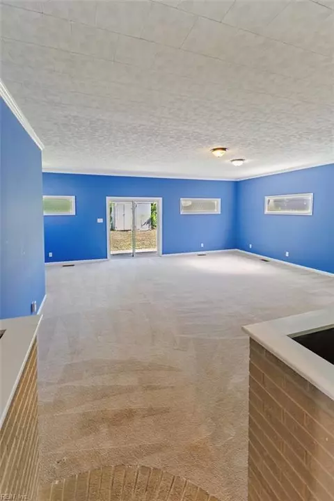 Living - 2023 Richard Ave, Hampton, VA 23664 photo 5 of 8
