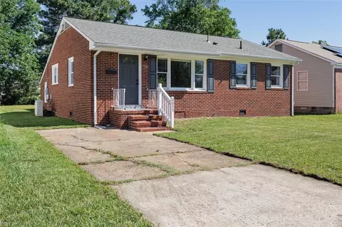 Exterior - 2023 Richard Ave, Hampton, VA 23664 photo 4 of 5