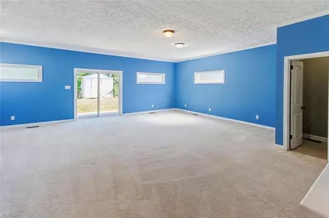 Living - 2023 Richard Ave, Hampton, VA 23664 photo 7 of 8