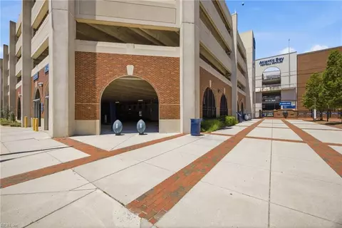 Exterior - 856 W 43rd St, Norfolk, VA 23508 photo 7 of 8