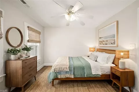 Bedroom - 856 W 43rd St, Norfolk, VA 23508 photo 2 of 5