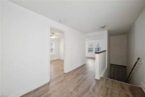 Entry Way - 856 W 43rd St, Norfolk, VA 23508 photo 3 of 4