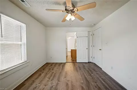 Bedroom - 856 W 43rd St, Norfolk, VA 23508 photo 4 of 5