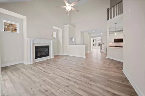 Living - 4607 Longleaf Pl, Chesapeake, VA 23321 photo 3 of 4