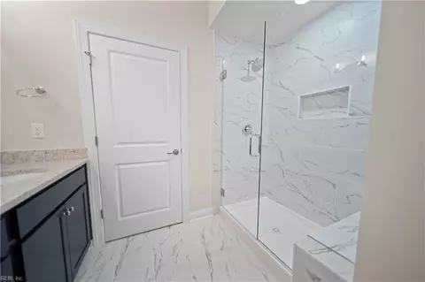 Bath - 4607 Longleaf Pl, Chesapeake, VA 23321 photo 1 of 4