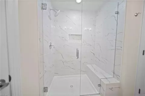 Bath - 4607 Longleaf Pl, Chesapeake, VA 23321 photo 3 of 4