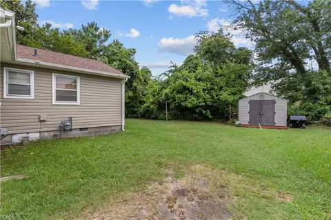 Exterior - 1303 Willnew Dr, Hampton, VA 23669 photo 8 of 8