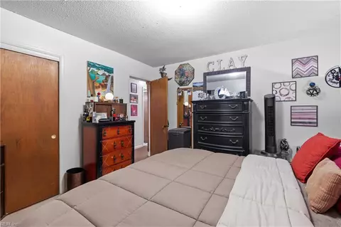 Bedroom - 1303 Willnew Dr, Hampton, VA 23669 photo 1 of 4