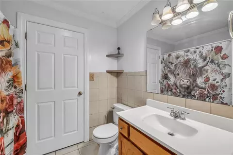 Bath - 409 Shoreline Dr, Hampton, VA 23669 photo 2 of 3
