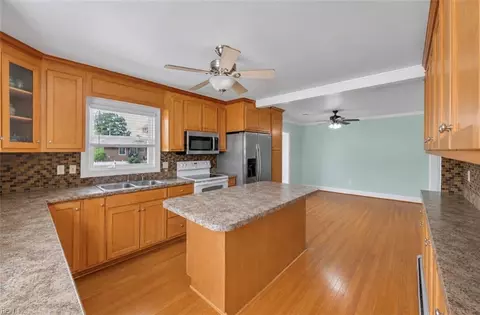Kitchen - 409 Shoreline Dr, Hampton, VA 23669 photo 1 of 4