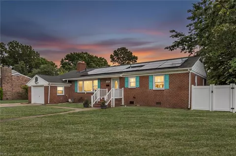 Exterior - 409 Shoreline Dr, Hampton, VA 23669 photo 3 of 10