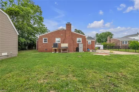 Exterior - 409 Shoreline Dr, Hampton, VA 23669 photo 7 of 10
