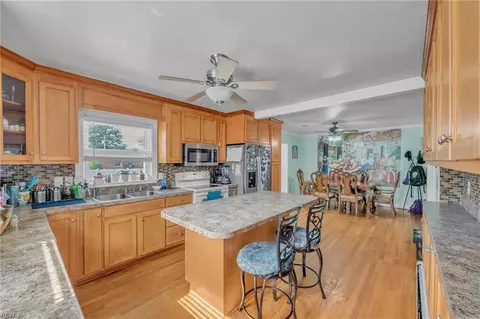 Kitchen - 409 Shoreline Dr, Hampton, VA 23669 photo 3 of 4