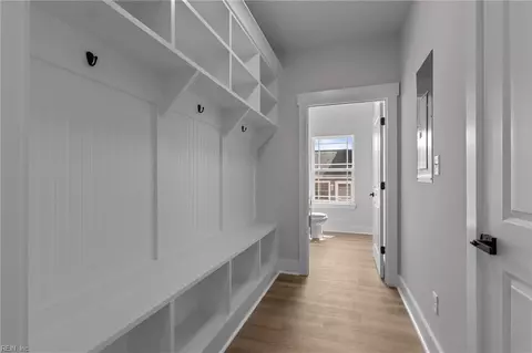 Entry Way - 439 Cooper St, Hampton, VA 23669 photo 4 of 5