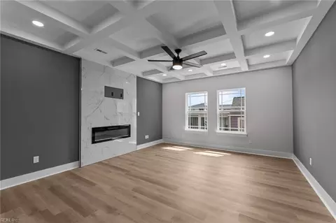 Living - 439 Cooper St, Hampton, VA 23669 photo 4 of 6