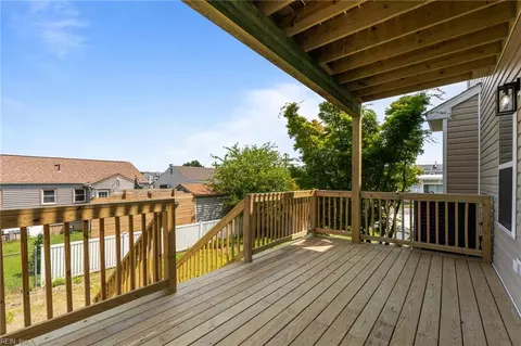 Exterior - 439 Cooper St, Hampton, VA 23669 photo 5 of 9