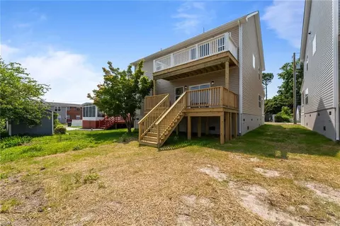Exterior - 439 Cooper St, Hampton, VA 23669 photo 7 of 9