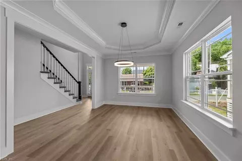 Living - 439 Cooper St, Hampton, VA 23669 photo 2 of 6