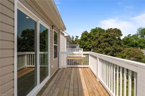 Exterior - 439 Cooper St, Hampton, VA 23669 photo 3 of 9