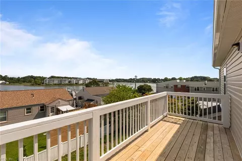 Exterior - 439 Cooper St, Hampton, VA 23669 photo 2 of 9