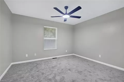 Bedroom - 322 S Curry St, Hampton, VA 23663 photo 3 of 5