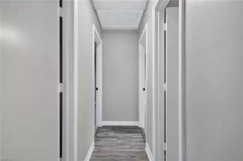 Entry Way - 322 S Curry St, Hampton, VA 23663 photo 2 of 2