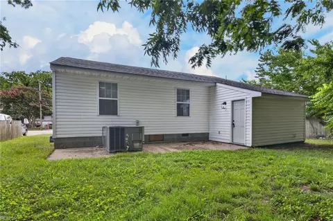Exterior - 322 S Curry St, Hampton, VA 23663 photo 5 of 5