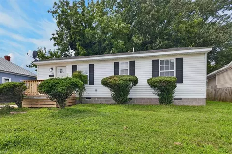 Exterior - 322 S Curry St, Hampton, VA 23663 photo 4 of 5