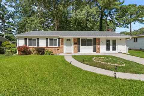 453 Turf Dr, Virginia Beach, VA 23452
