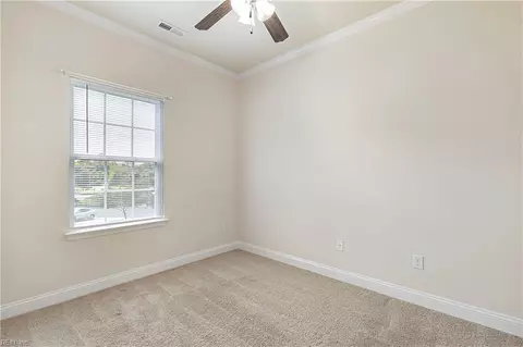 Bedroom - 7530 Villa Ct, Gloucester Point, VA 23062 photo 3 of 7