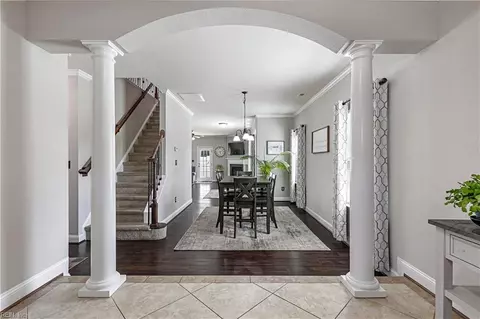 Entry Way - 7530 Villa Ct, Gloucester Point, VA 23062 photo 3 of 6