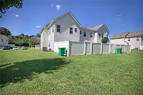 Exterior - 7530 Villa Ct, Gloucester Point, VA 23062 photo 6 of 6