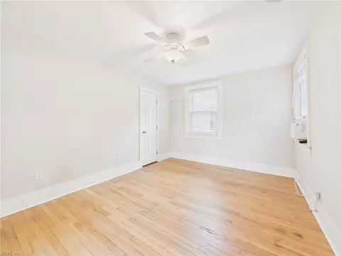 Bedroom - 125 Eggleston Ave, Hampton, VA 23669 photo 2 of 10
